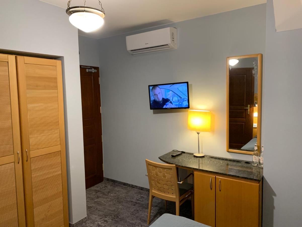 Hotel Willa Starosty Miedzyrzecz Bagian luar foto